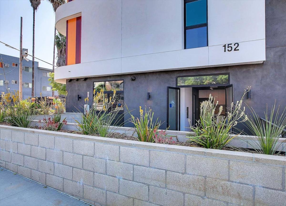 Apartment for rent at 152 N Rampart, Los Angeles, CA 90026