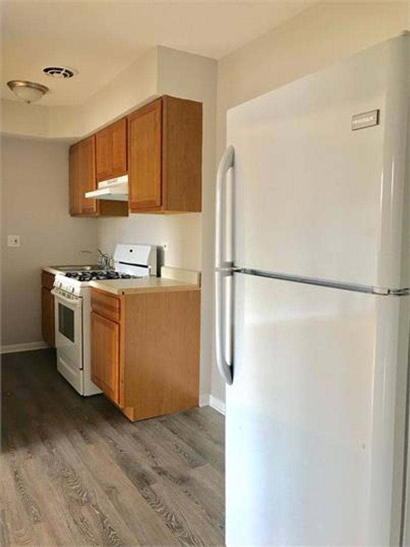 Apartment for rent at 1500-04 N 22nd Ave, Melrose Park, IL 60160