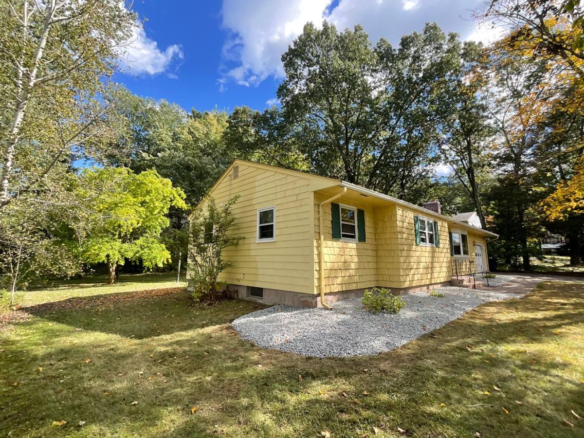 Apartment for rent at 2 Eastview Dr, Vernon Rockville, CT 06066