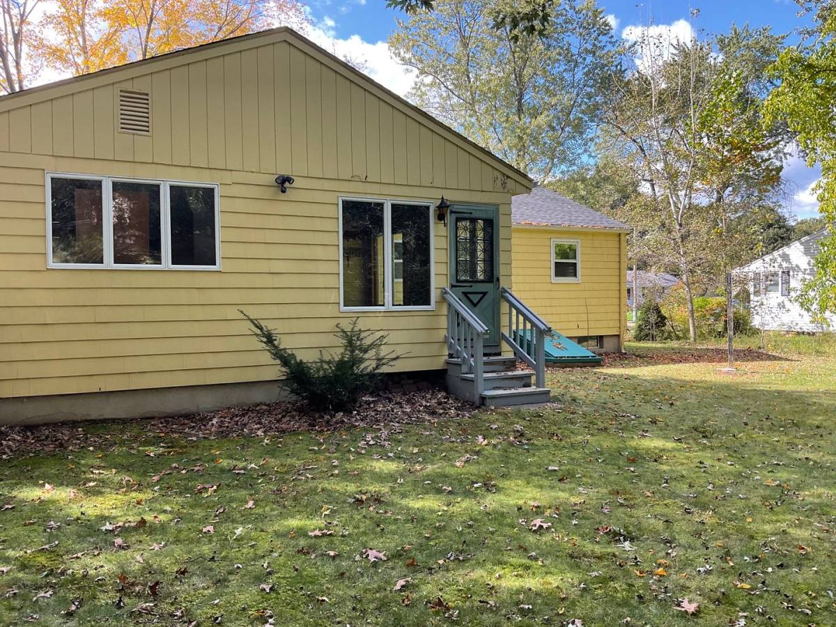 Apartment for rent at 2 Eastview Dr, Vernon Rockville, CT 06066