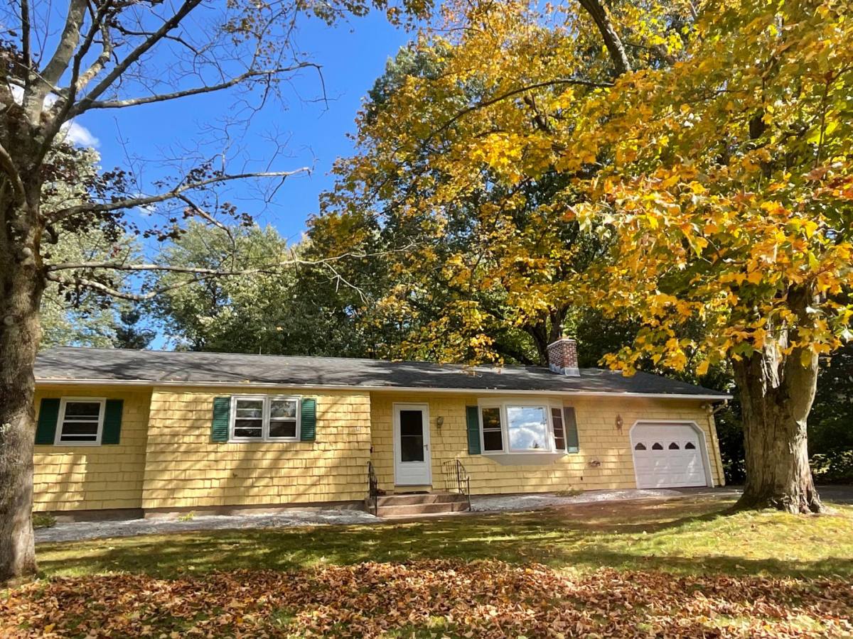 Apartment for rent at 2 Eastview Dr, Vernon Rockville, CT 06066