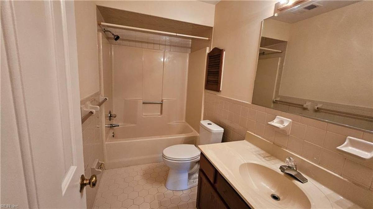Condo for rent at 150 Loflin Way, Virginia Beach, VA 23462