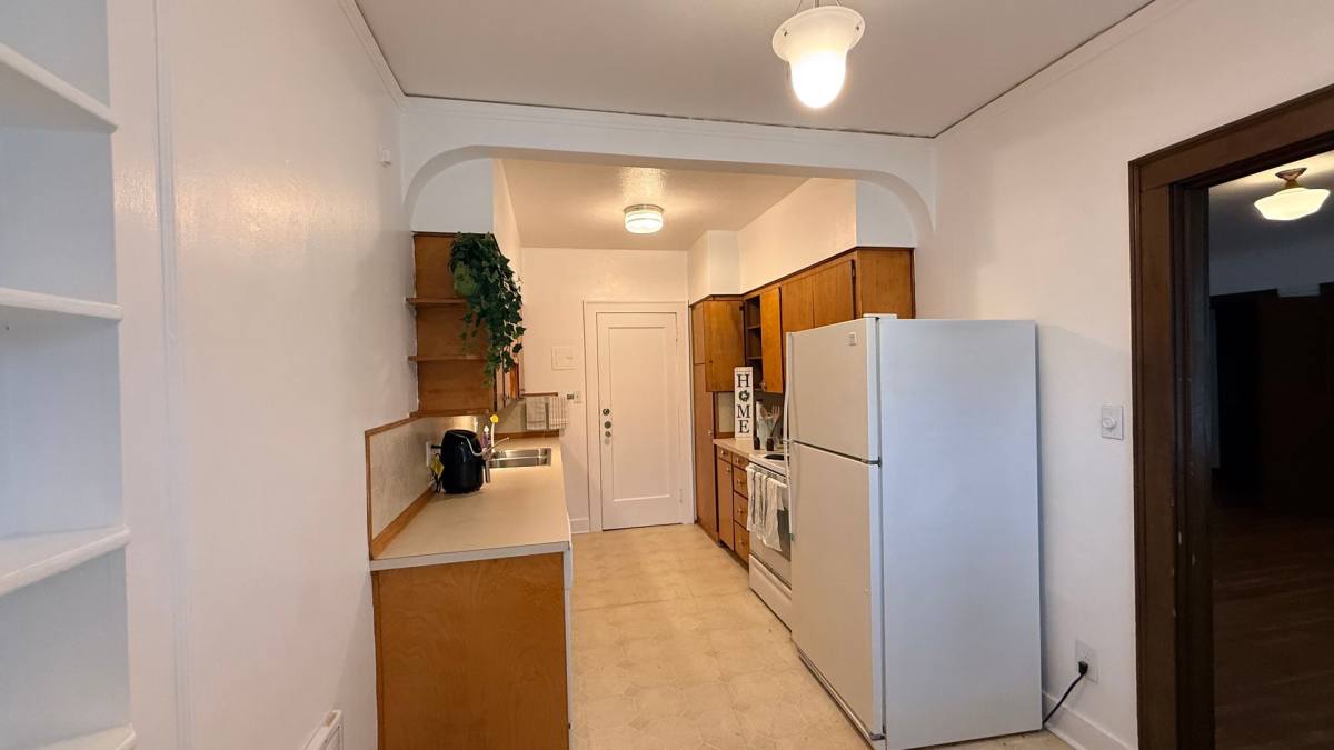 Apartment for rent at 3330 SE Gladstone St, Portland, OR 97202