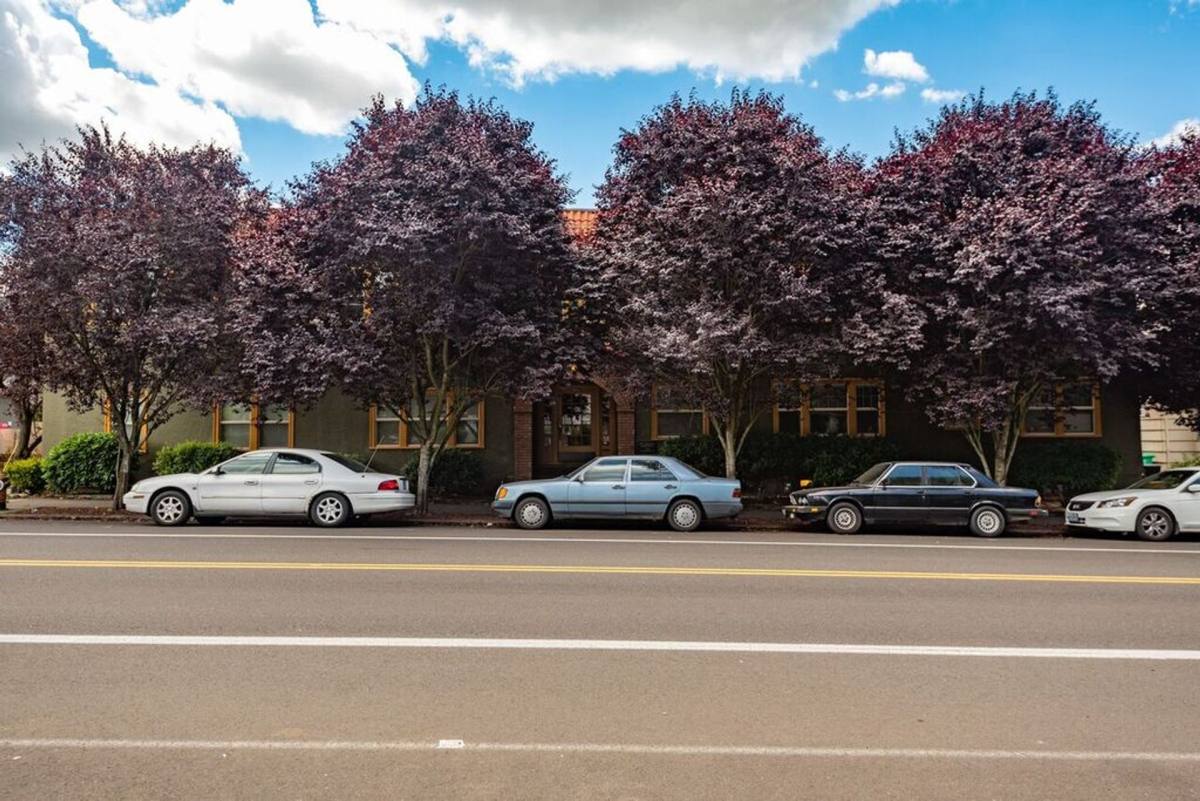 Apartment for rent at 3330 SE Gladstone St, Portland, OR 97202