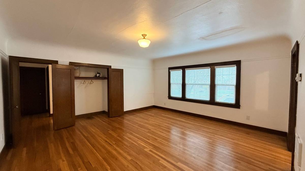 Apartment for rent at 3330 SE Gladstone St, Portland, OR 97202