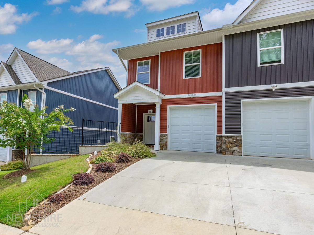 Townhouse for rent at 128 Oakwood Ave, Spartanburg, SC 29302