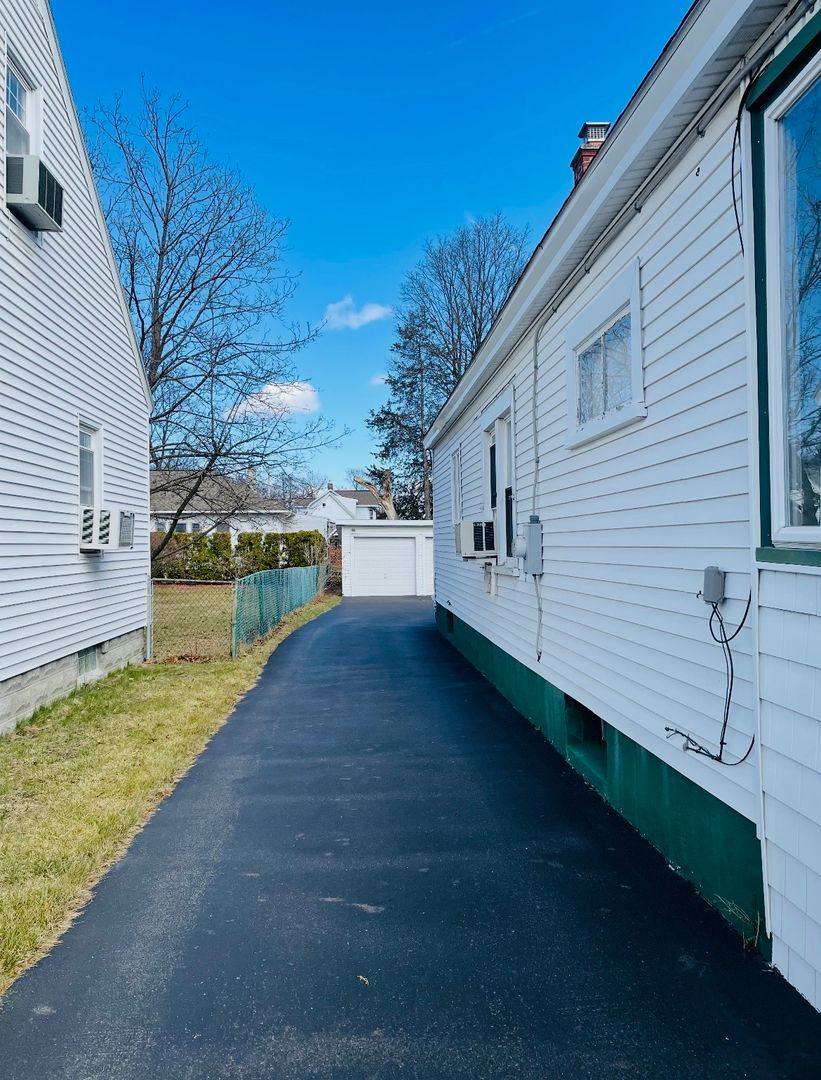 House for rent at 909 Vischer Ave, Schenectady, NY 12306