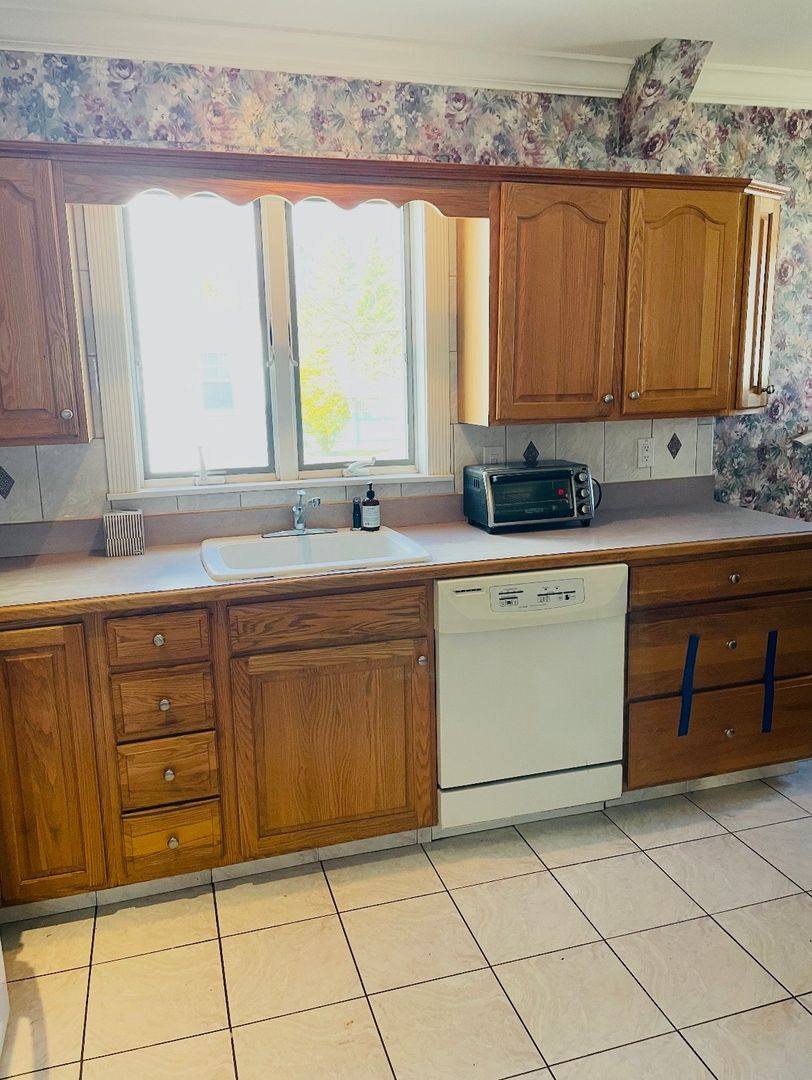House for rent at 909 Vischer Ave, Schenectady, NY 12306