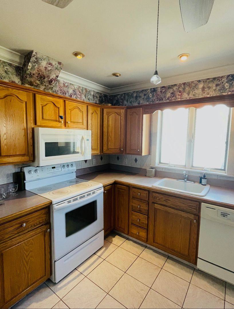 House for rent at 909 Vischer Ave, Schenectady, NY 12306