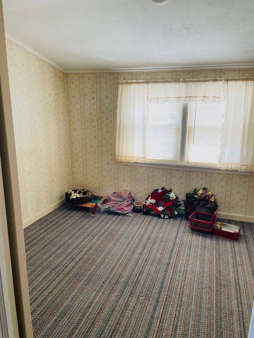 House for rent at 909 Vischer Ave, Schenectady, NY 12306