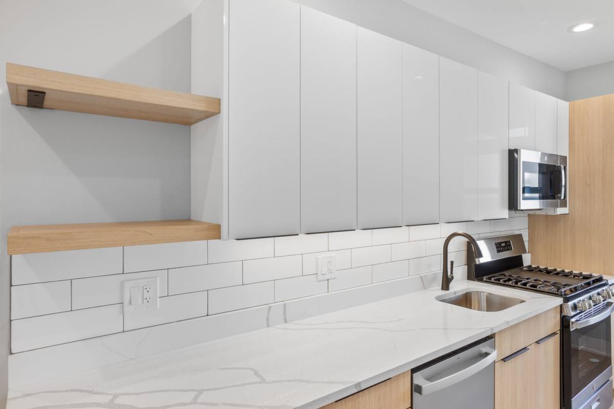 Apartment for rent at 1310-20 W Birchwood Ave, Chicago, IL 60626