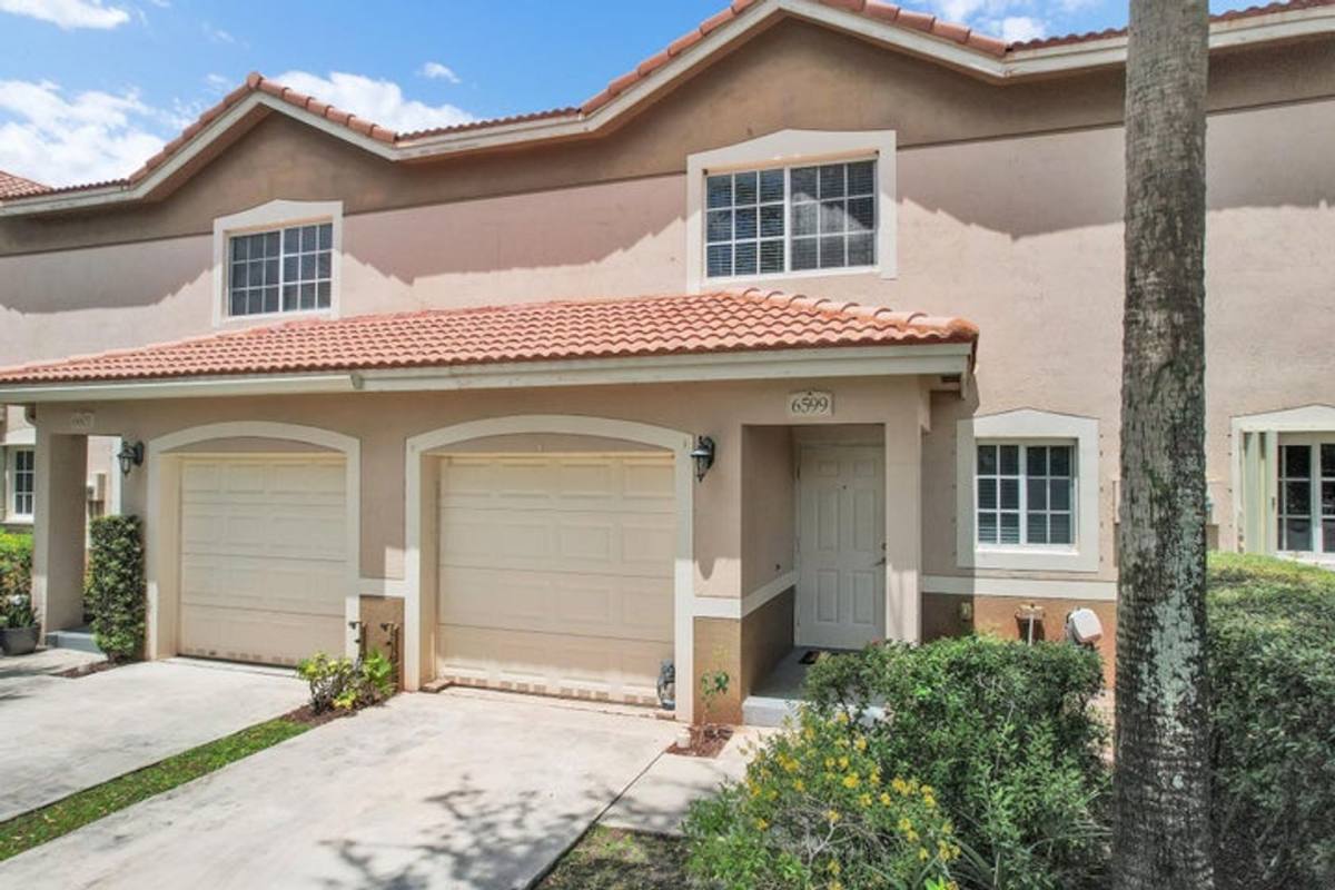 Townhouse for rent at 6599 Old Farm Trail, Boynton Beach, FL 33437