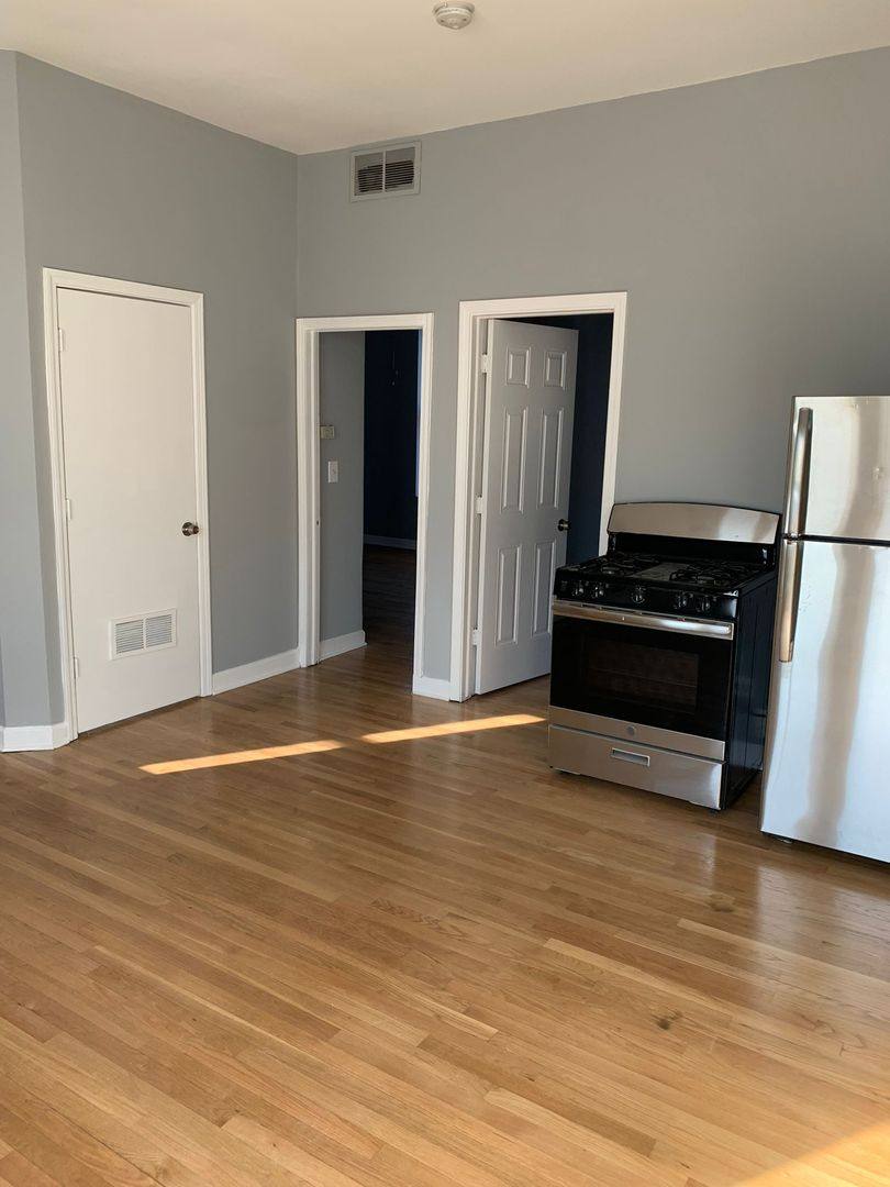 Apartment for rent at 2300 S Troy St, Chicago, IL 60623