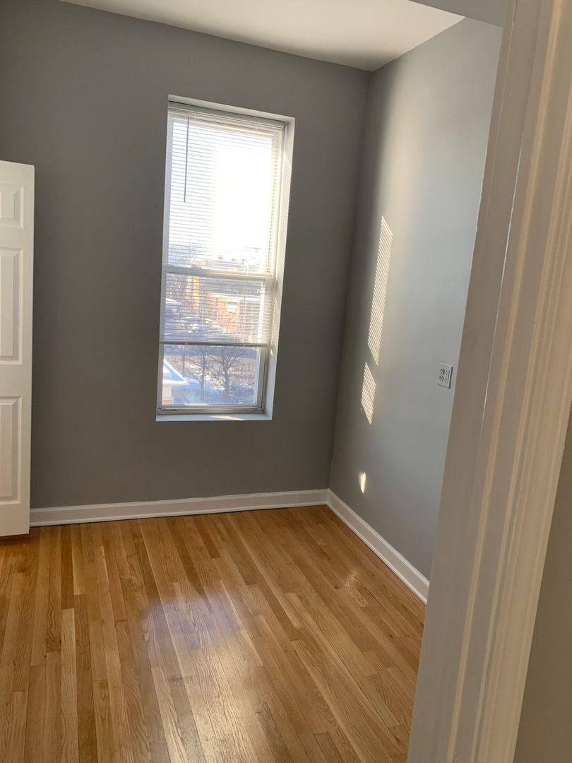 Apartment for rent at 2300 S Troy St, Chicago, IL 60623