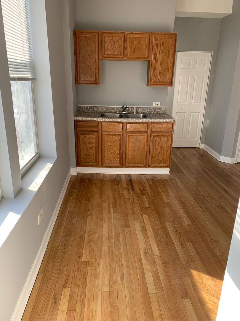 Apartment for rent at 2300 S Troy St, Chicago, IL 60623
