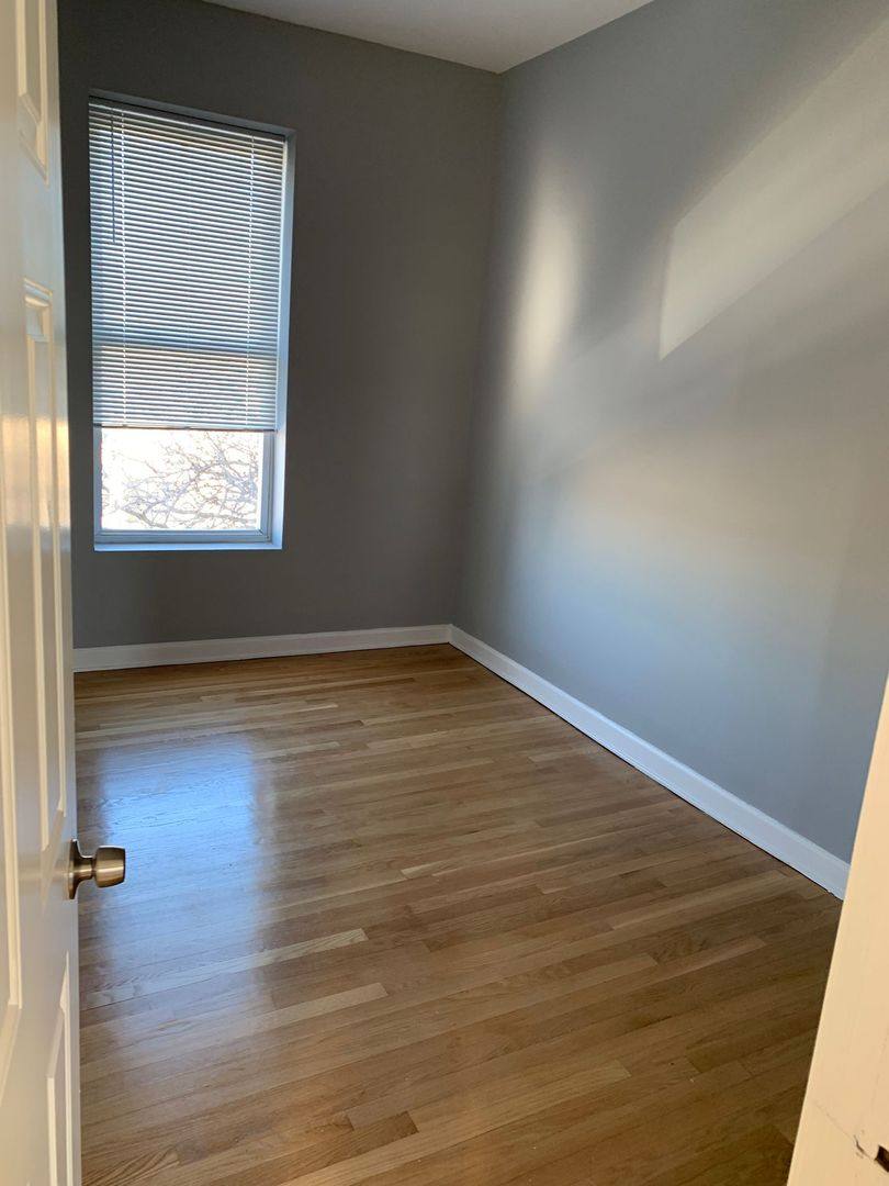 Apartment for rent at 2300 S Troy St, Chicago, IL 60623
