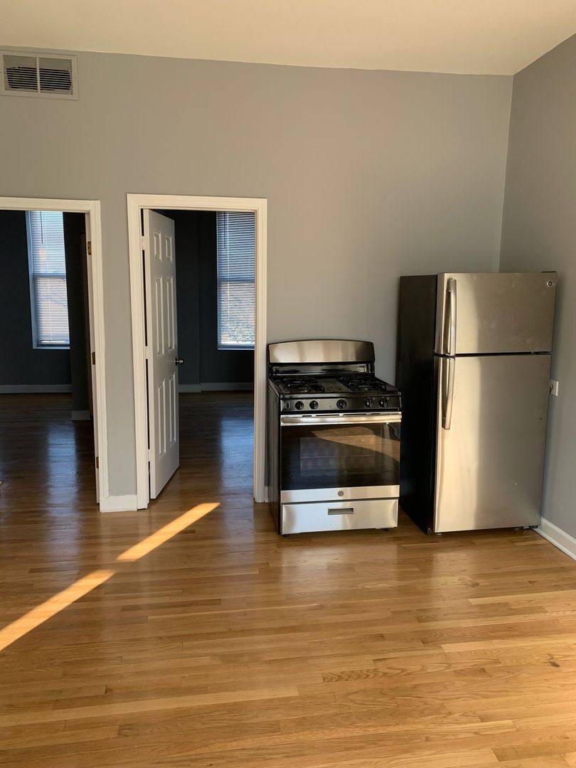 Apartment for rent at 2300 S Troy St, Chicago, IL 60623