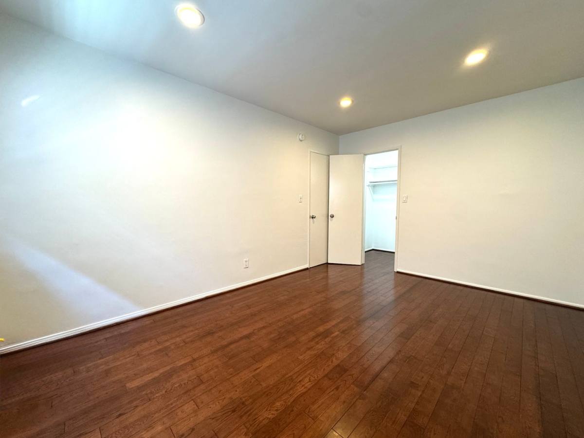 Apartment for rent at 1155 N Curson Ave, Los Angeles, CA 90046