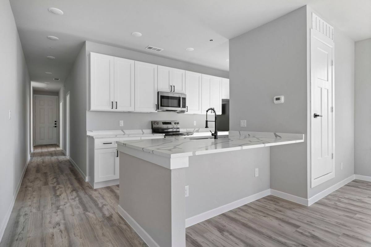 Apartment for rent at 948 S Corinth St Rd, Dallas, TX 75215