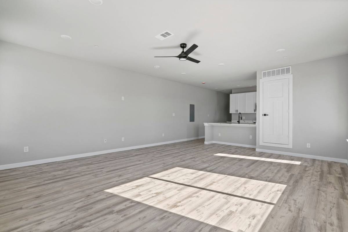 Apartment for rent at 948 S Corinth St Rd, Dallas, TX 75215