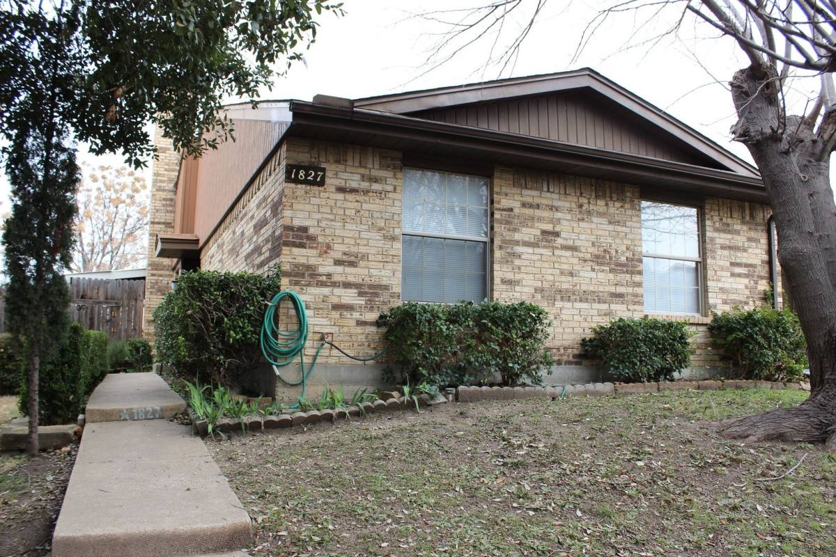 House for rent at 1827 Abshire Lane, Dallas, TX 75228