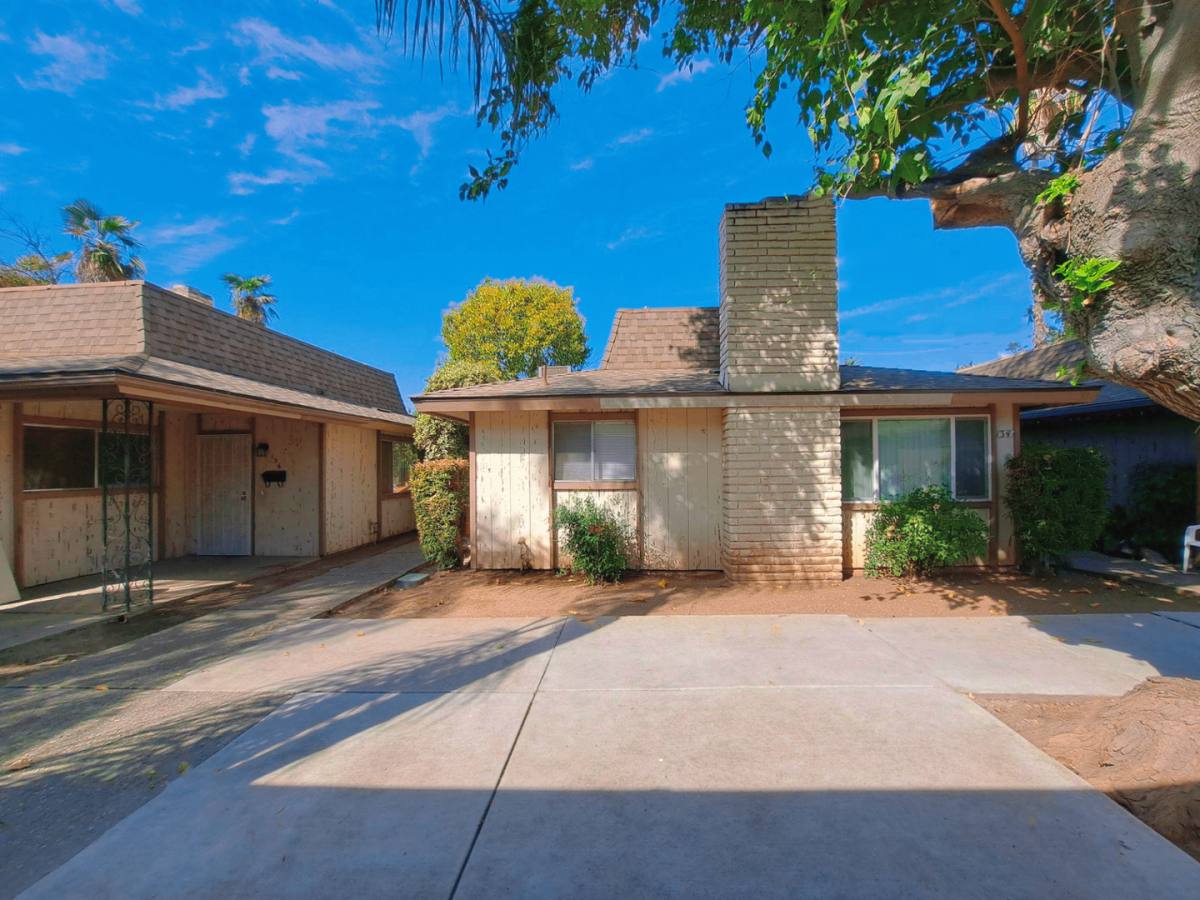 Apartment for rent at 132 W Dayton Ave, Fresno, CA 93705