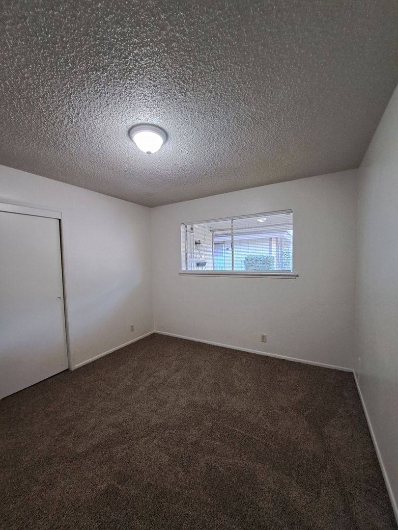 Apartment for rent at 132 W Dayton Ave, Fresno, CA 93705