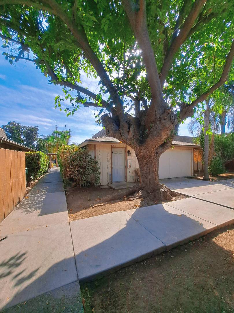 Apartment for rent at 132 W Dayton Ave, Fresno, CA 93705