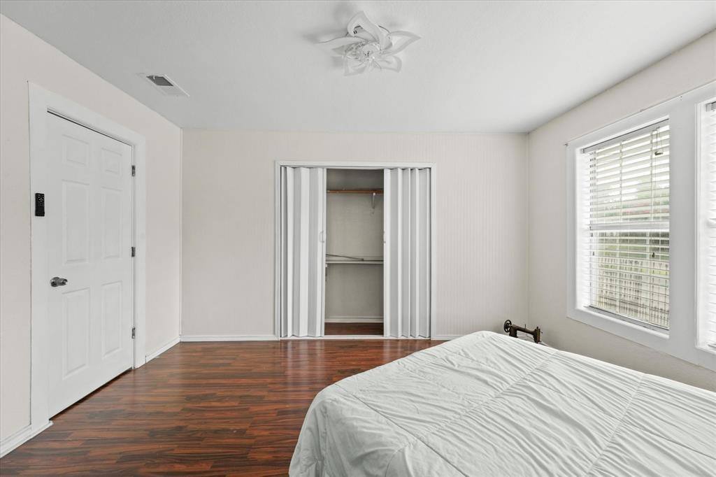 House for rent at 709 S Munger Blvd, Dallas, TX 75223