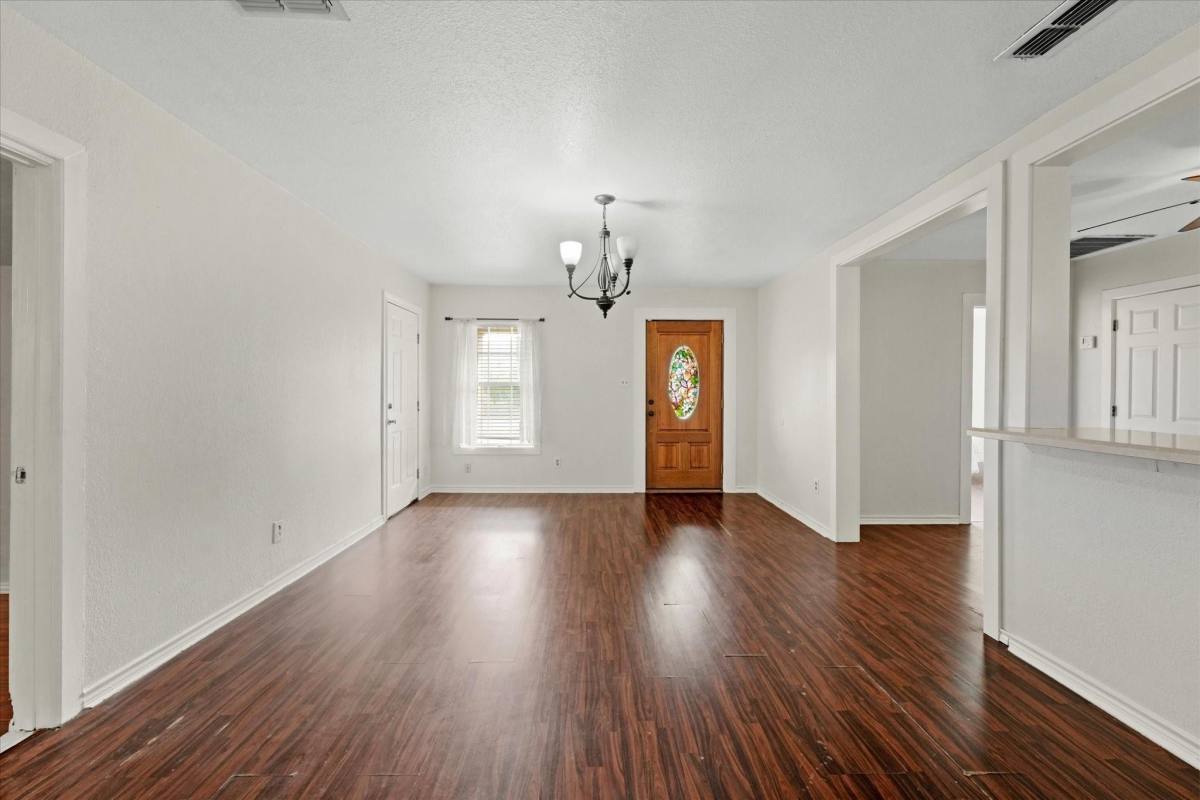 House for rent at 709 S Munger Blvd, Dallas, TX 75223