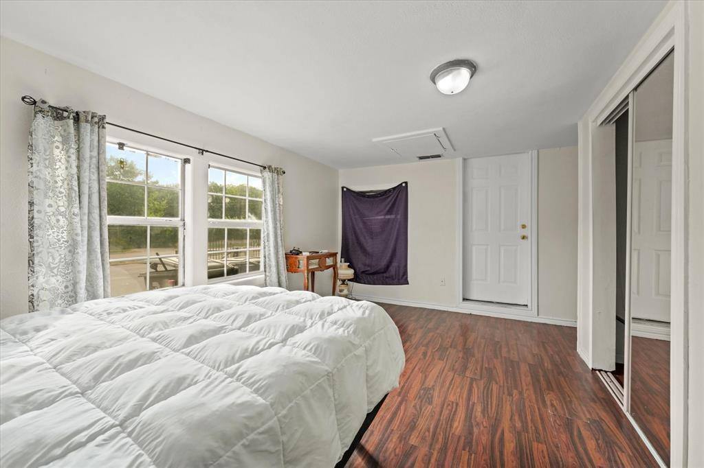 House for rent at 709 S Munger Blvd, Dallas, TX 75223