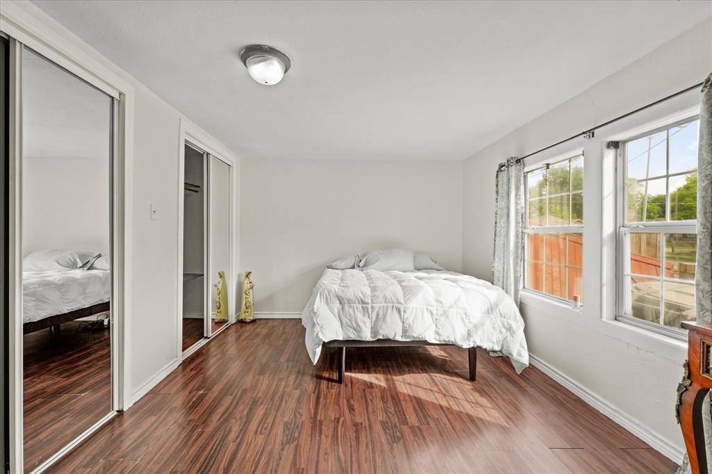 House for rent at 709 S Munger Blvd, Dallas, TX 75223