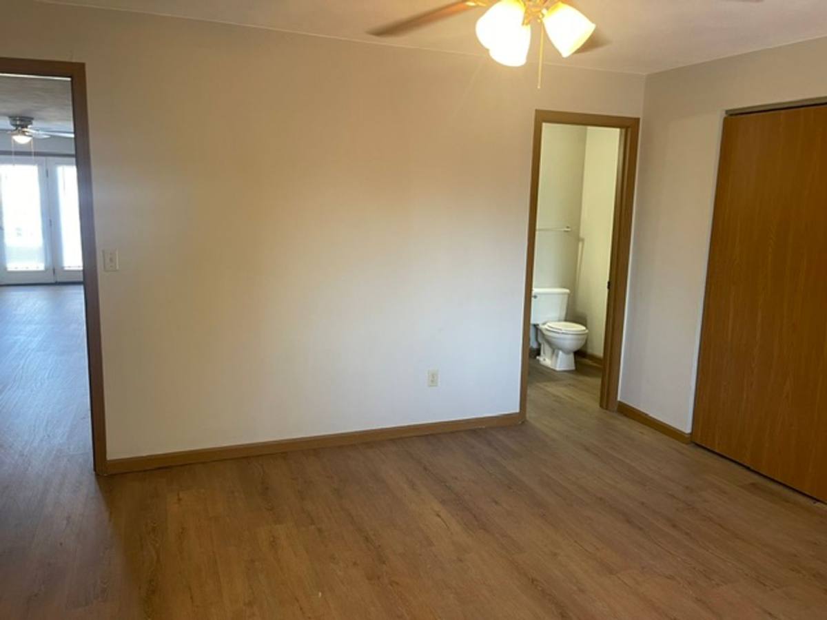 Court Royal, 1000 Royal Heights Rd, Belleville, IL 62226 - Apartment for Rent - Image 7