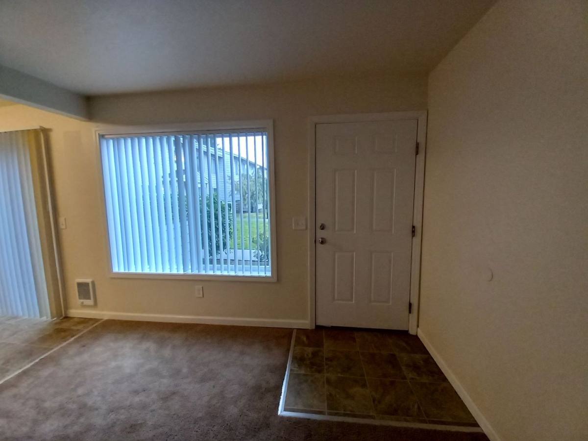 Apartment for rent at 1701 Maple St, Canby, OR 97013