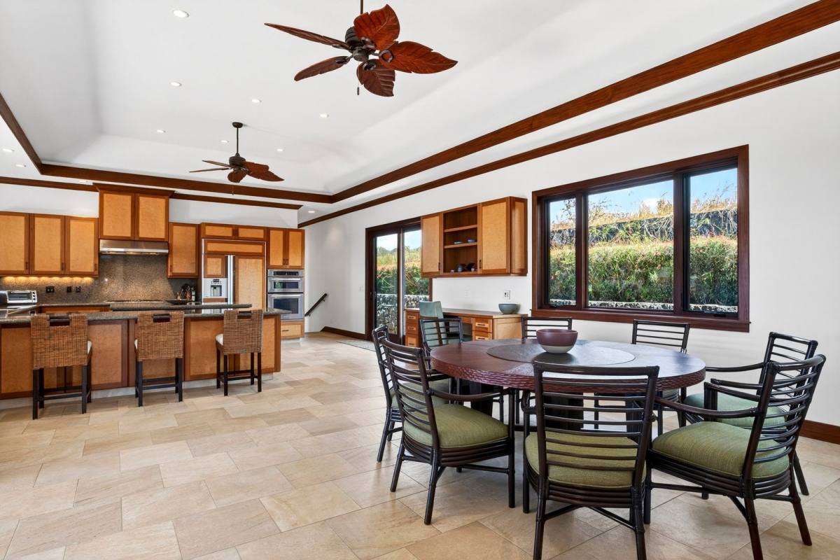 House for rent at 81-580 Kaiue St, Kealakekua, HI 96750