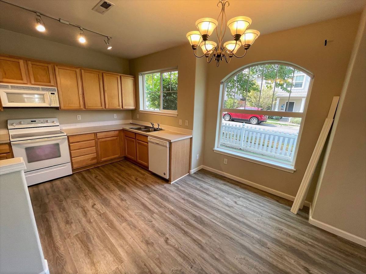 Townhouse for rent at 6220 SW 182nd Terrace, Beaverton, OR 97007