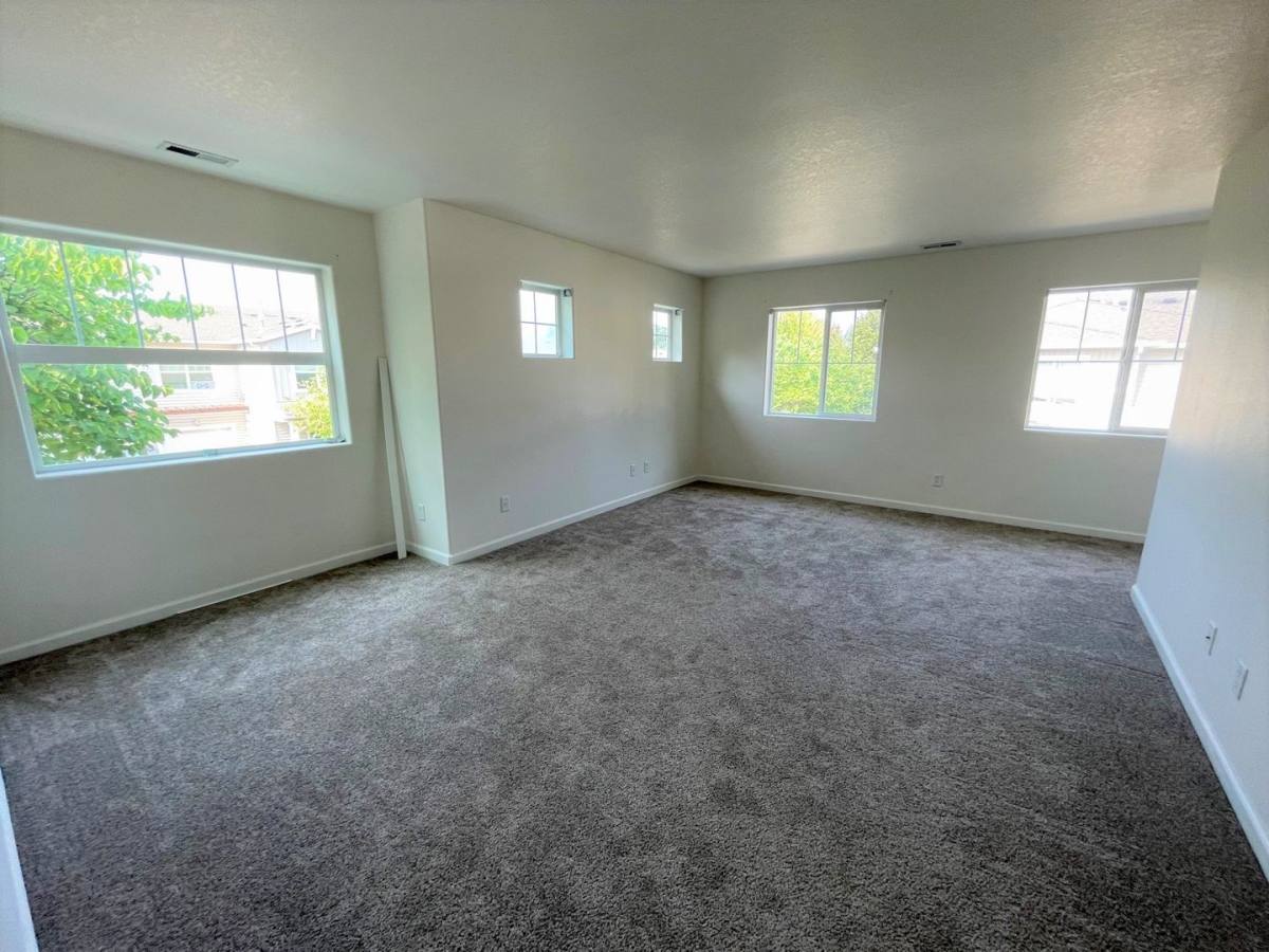 Townhouse for rent at 6220 SW 182nd Terrace, Beaverton, OR 97007