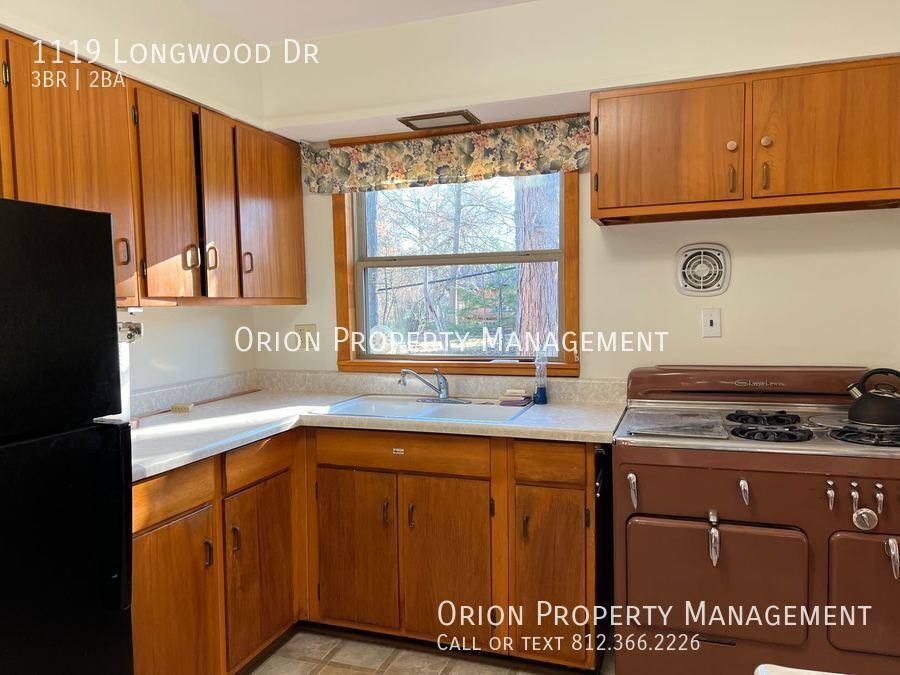 House for rent at 1119 Longwood Dr, Bloomington, IN 47401