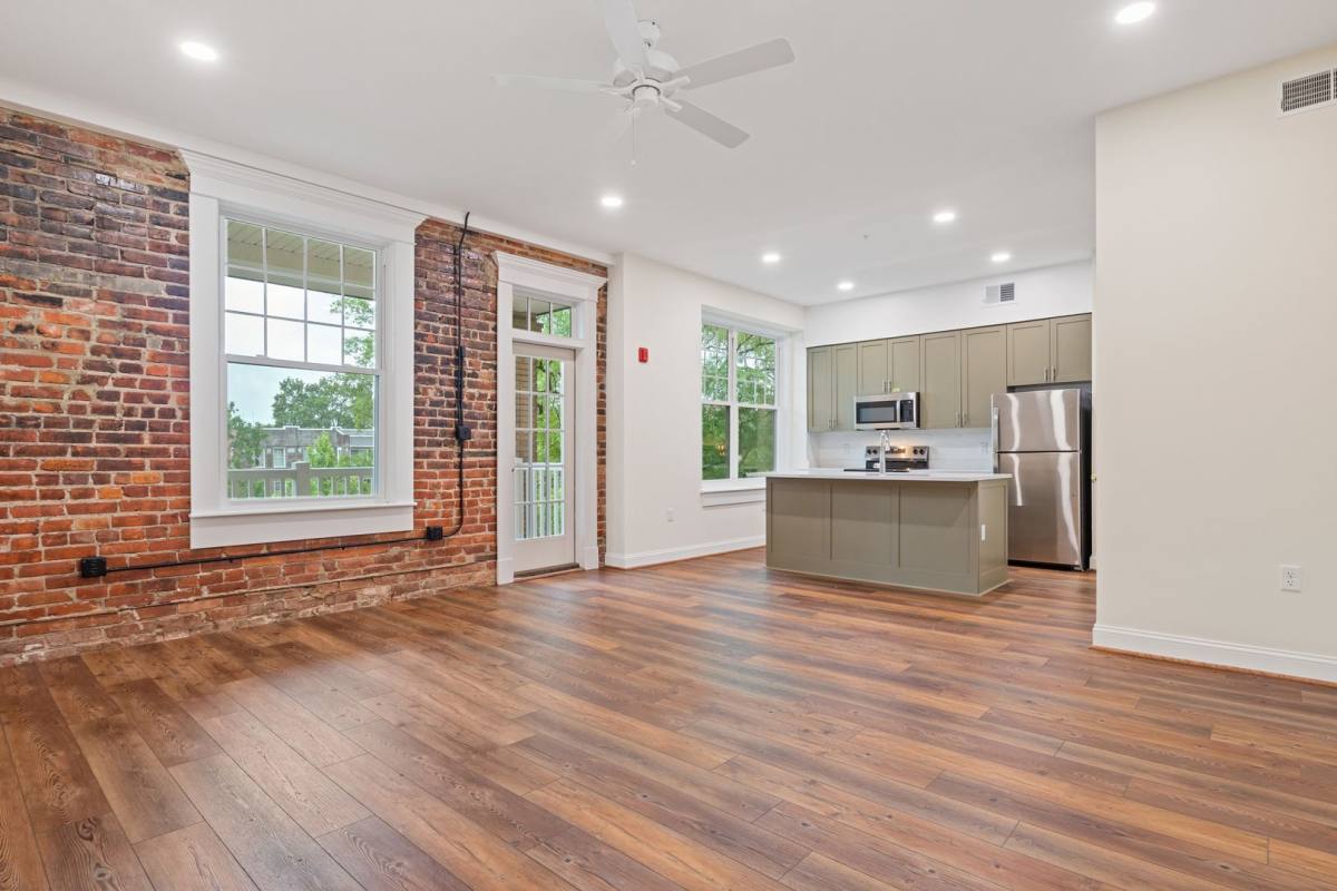 Apartment for rent at 913 Greenway Court, Norfolk, VA 23507