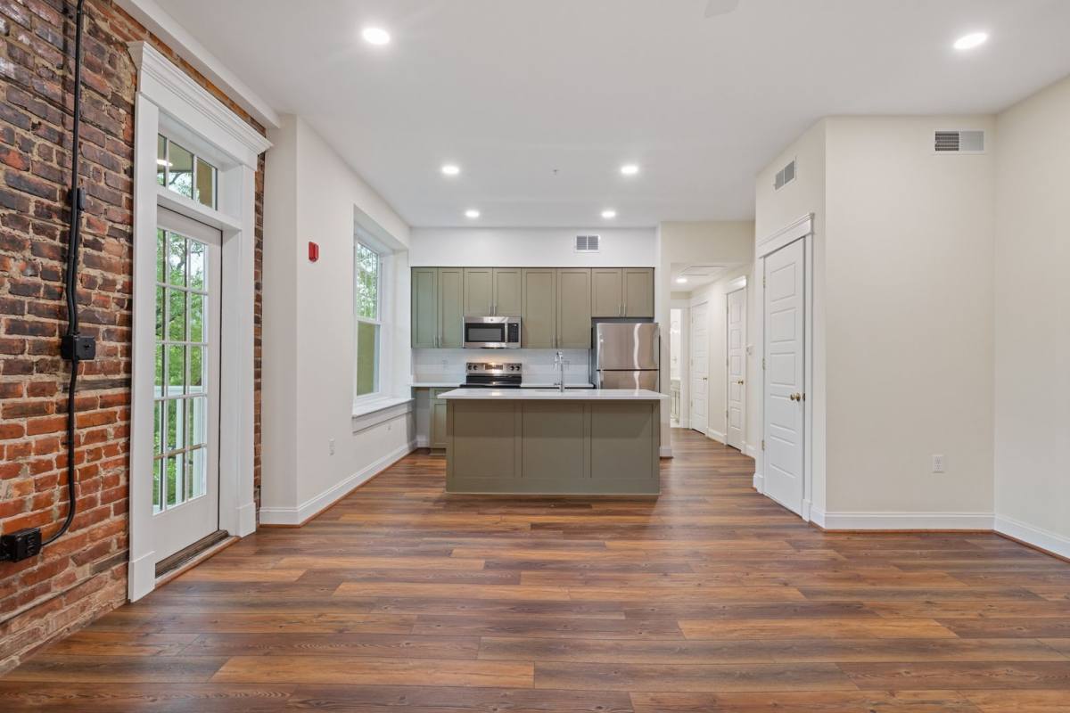Apartment for rent at 913 Greenway Court, Norfolk, VA 23507