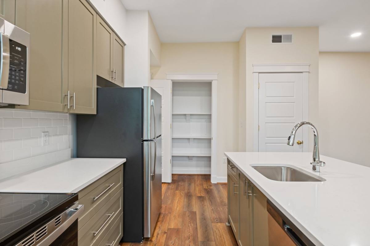 Apartment for rent at 913 Greenway Court, Norfolk, VA 23507