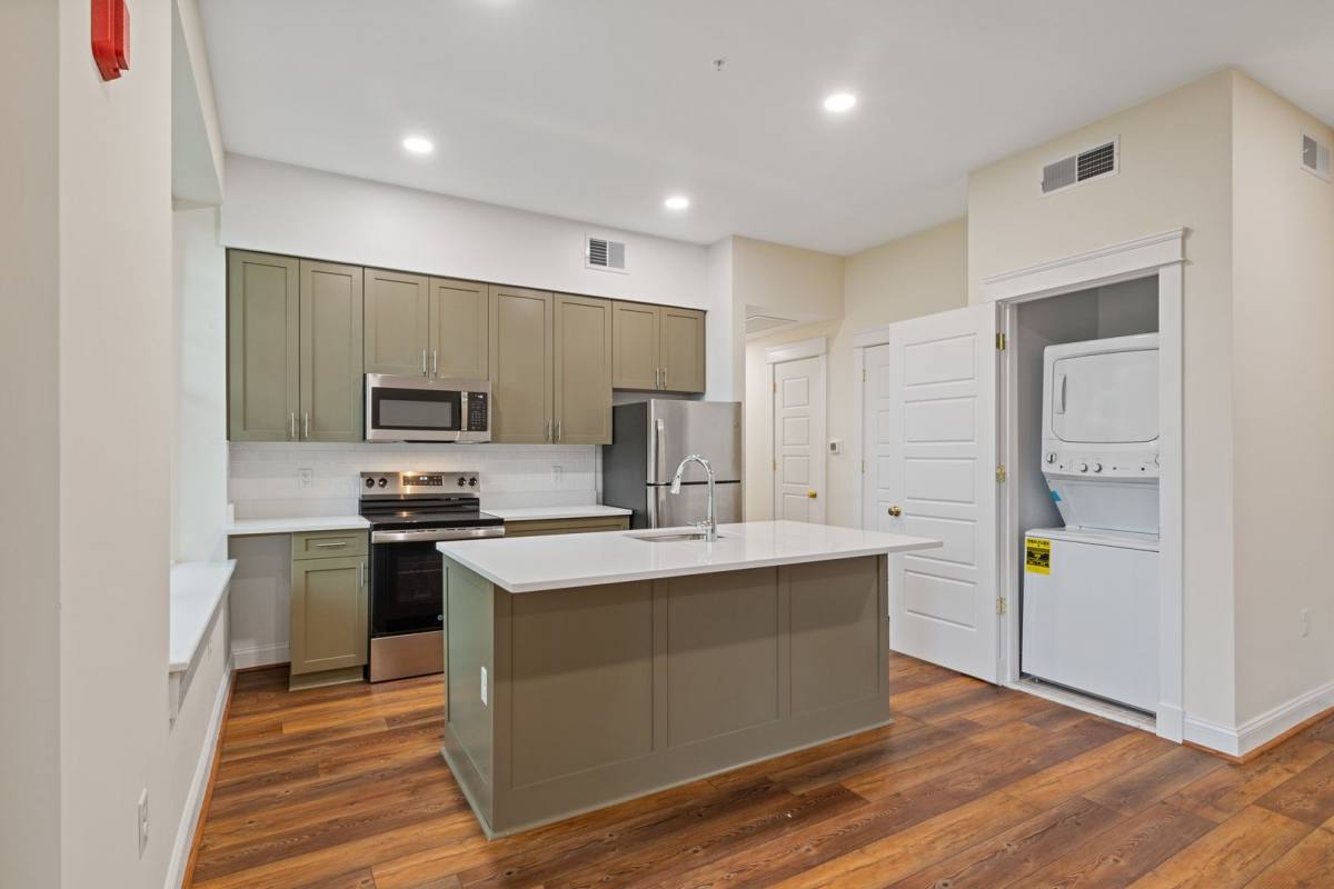 Apartment for rent at 913 Greenway Court, Norfolk, VA 23507