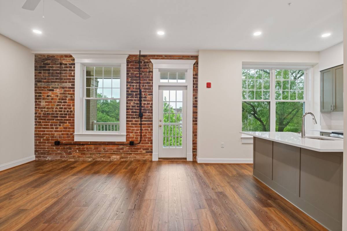 Apartment for rent at 913 Greenway Court, Norfolk, VA 23507