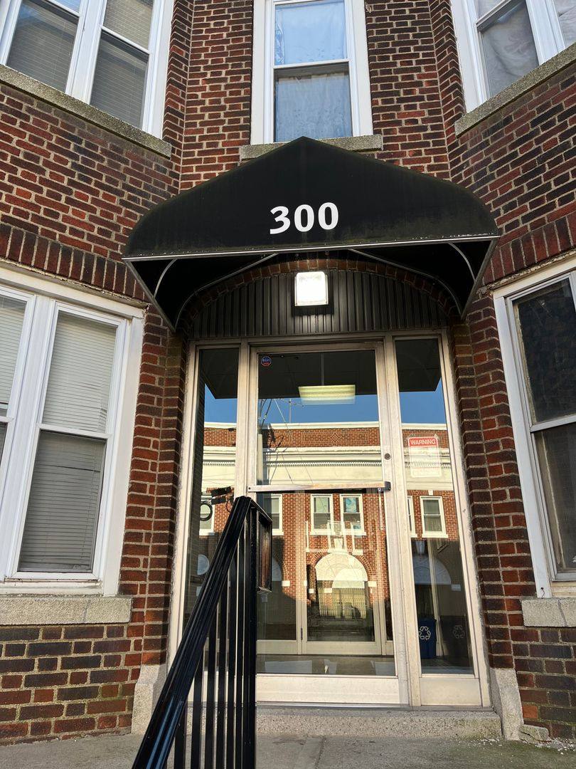 Apartment for rent at 300 Elm Place, Leonia, NJ 07605