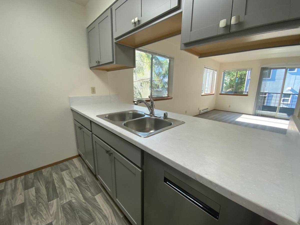 Apartment for rent at 812 NE 42nd St, Seattle, WA 98105