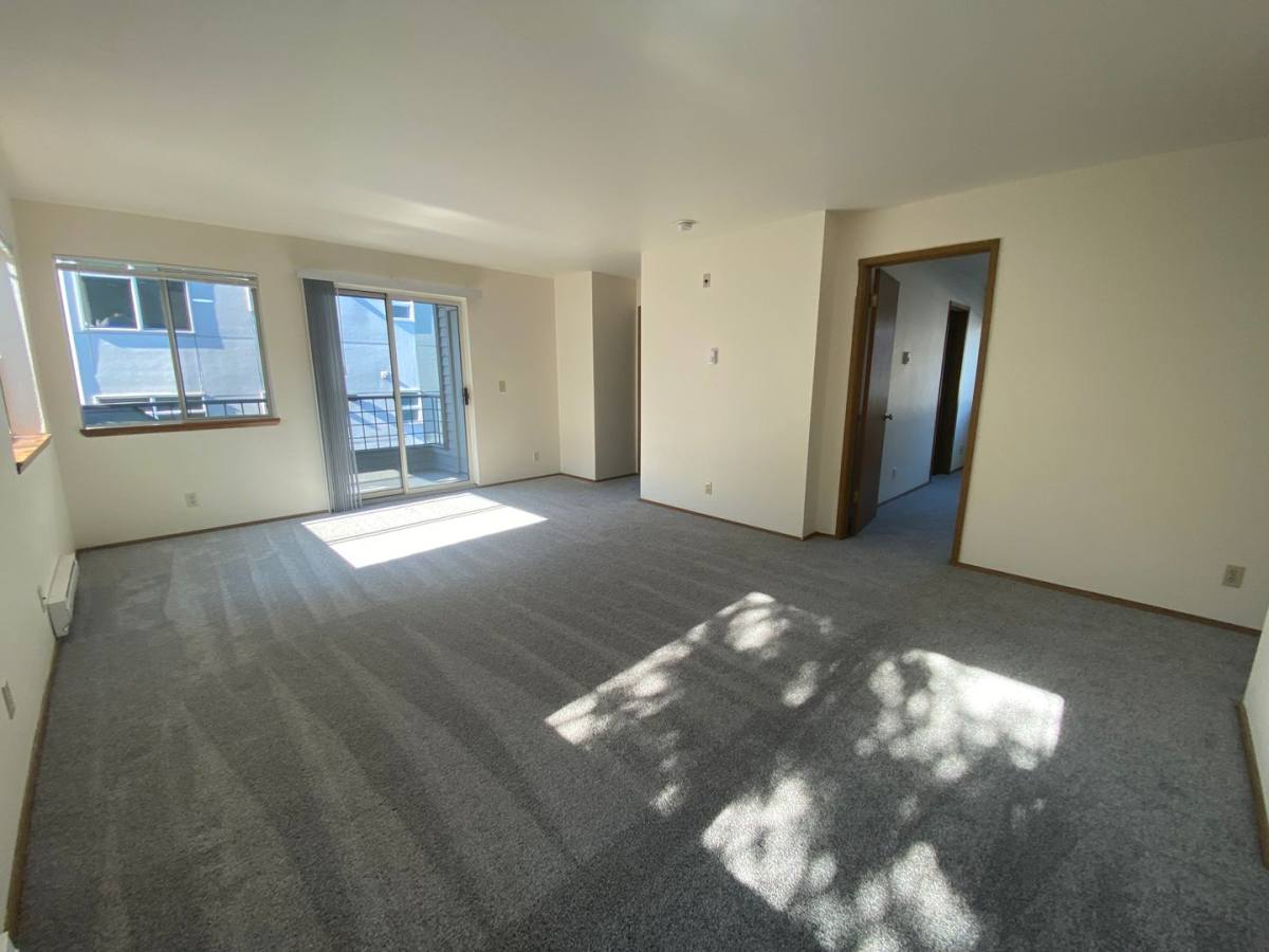 Apartment for rent at 812 NE 42nd St, Seattle, WA 98105