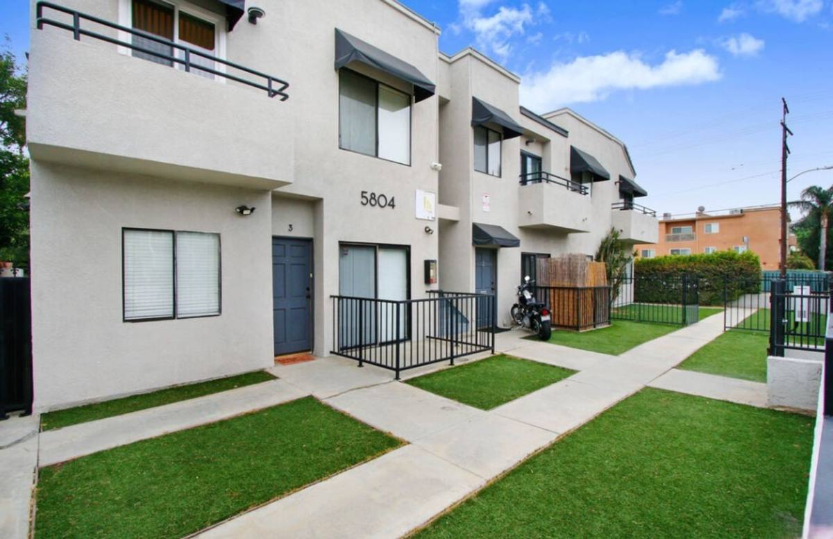 Apartment for rent at 5804 Woodman Ave, Van Nuys, CA 91401
