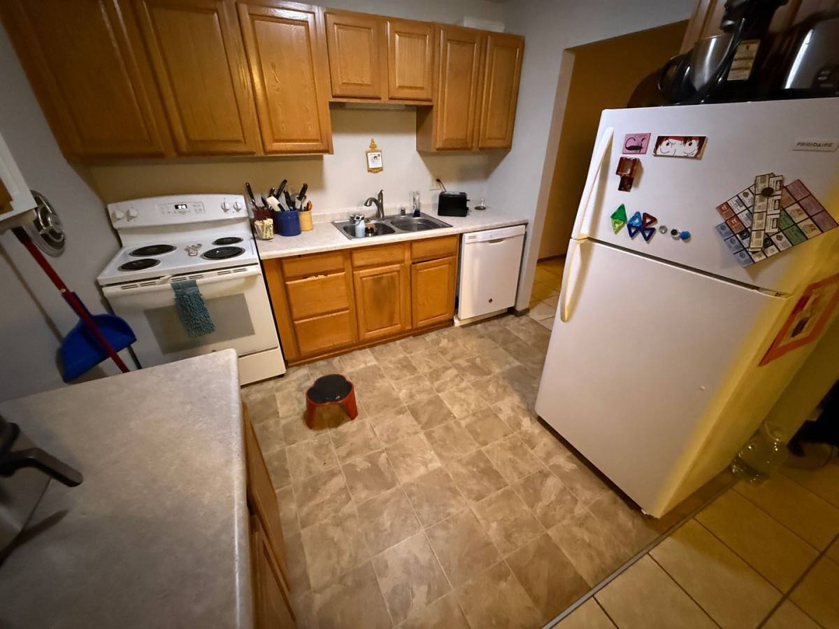 Apartment for rent at 225 Williamsburg Dr, Mequon, WI 53092