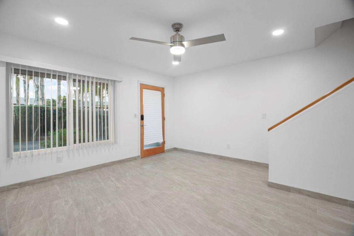 Townhouse for rent at 1320-1330 S Juniper St, Escondido, CA 92025