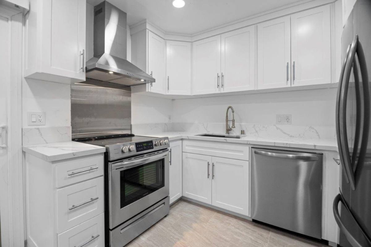 Townhouse for rent at 1320-1330 S Juniper St, Escondido, CA 92025